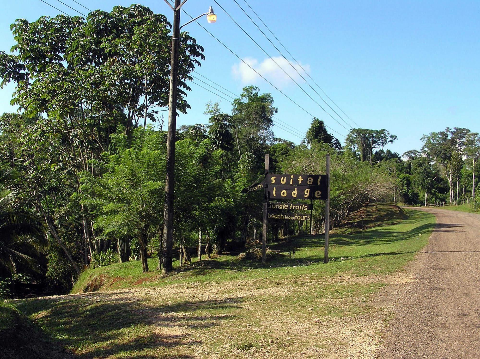 Suital Lodge Mogos Esterno foto